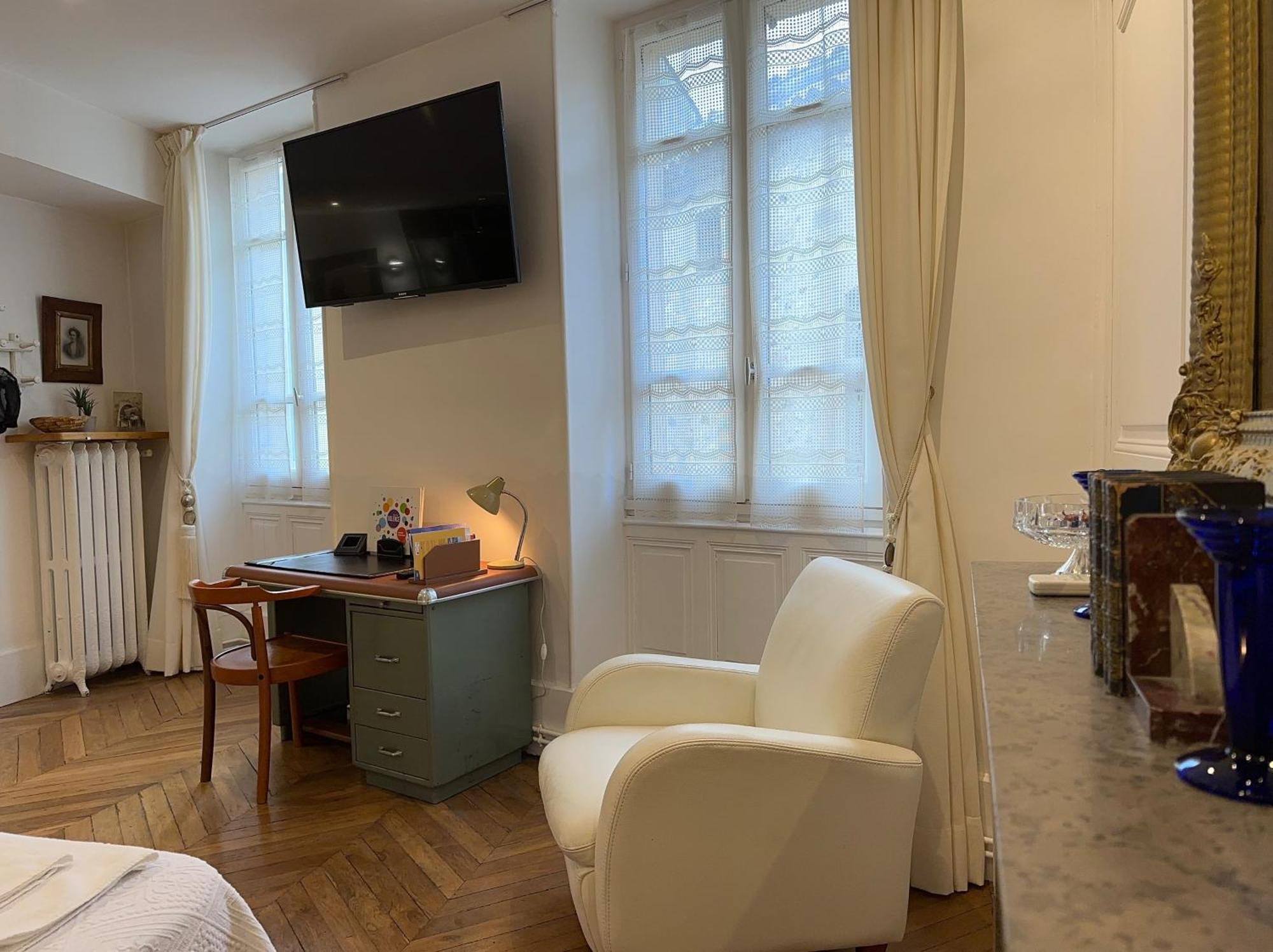 Chambre De Charme Au Coeur Du Vieux Valence - Confort & Calme Εξωτερικό φωτογραφία